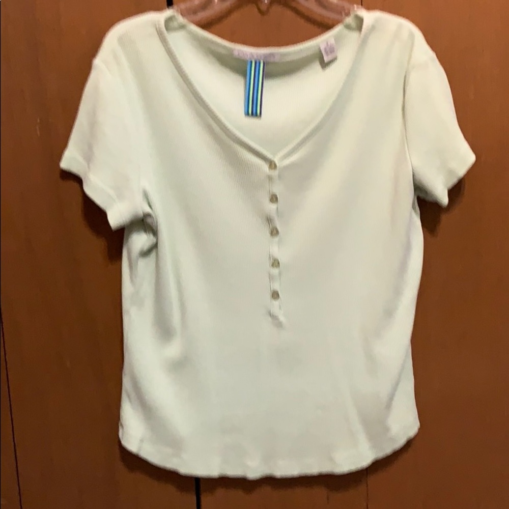 Light green pullover top w/buttons